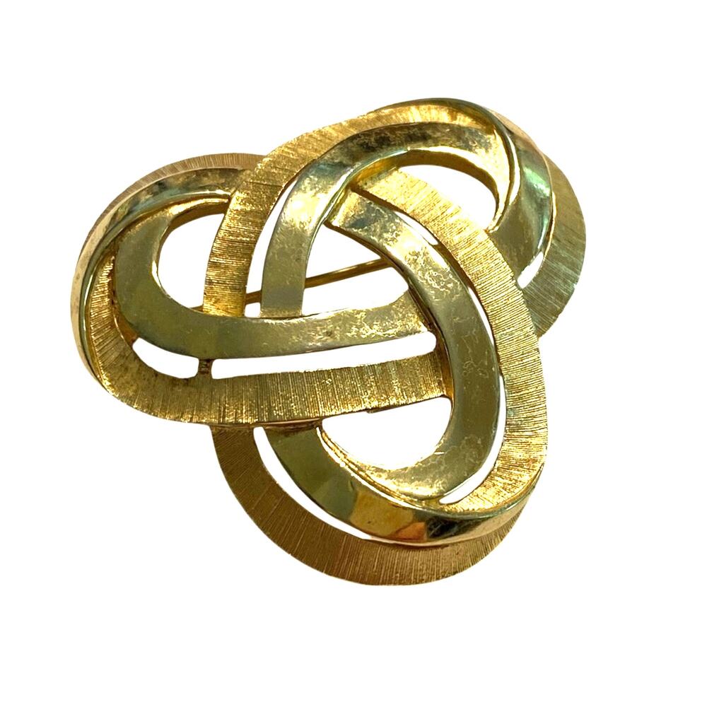 Vintage Crown Trifari brooch textured classic goldtone infinity trefoil knot
